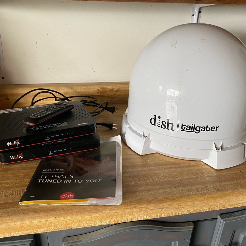 Dish Tailgater Portable Satellite Dish and Receiver